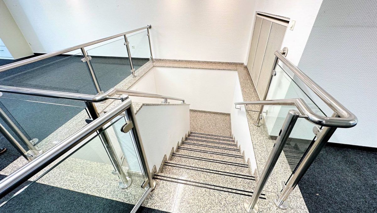 Treppe UG