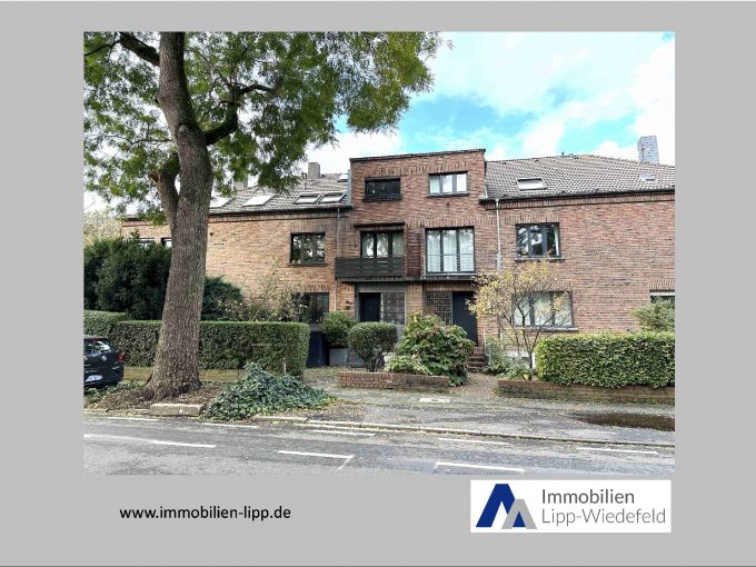 Gepflegte Stadtvilla mit Einliegerwohnung in sehr guter Wohnlage von Krefeld-Bockum
