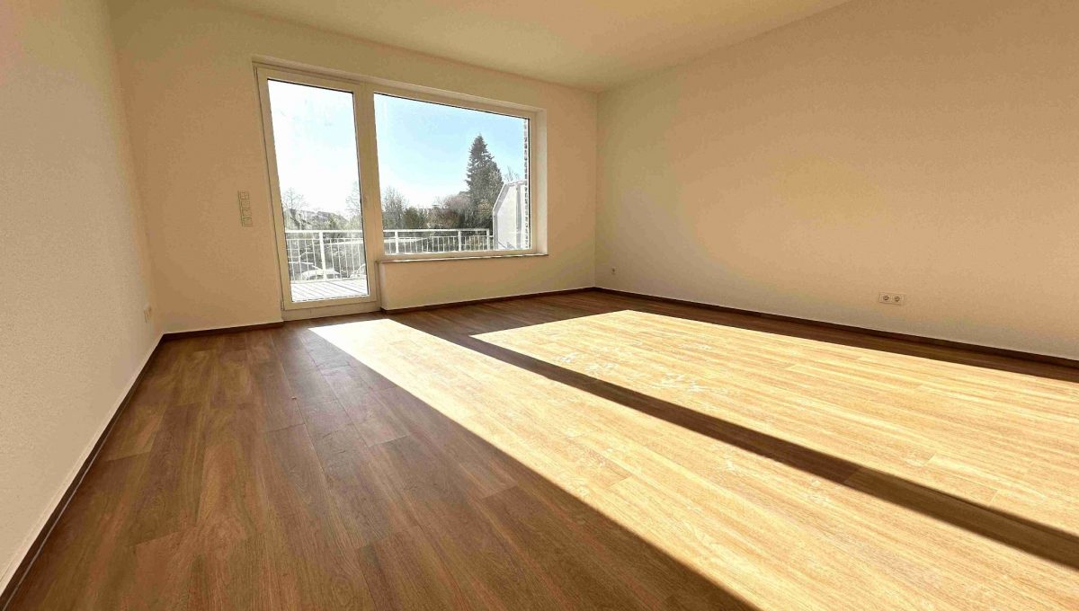 Wohn-/Esszimmer 1.OG