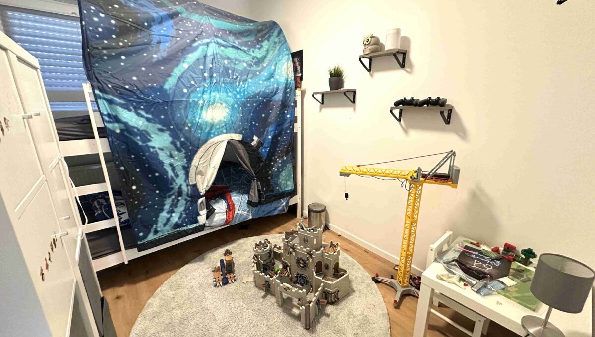 Arbeits-/Kinderzimmer