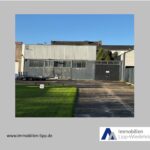 Halle und Garage für 3 Autos