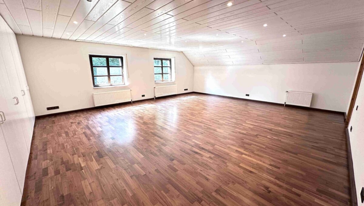 Elternschlafzimmer DG