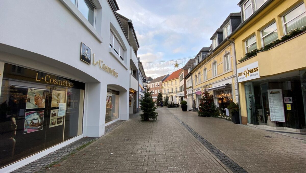 Blick in Einkaufsstrasse