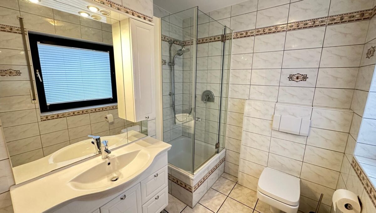 Badezimmer EG