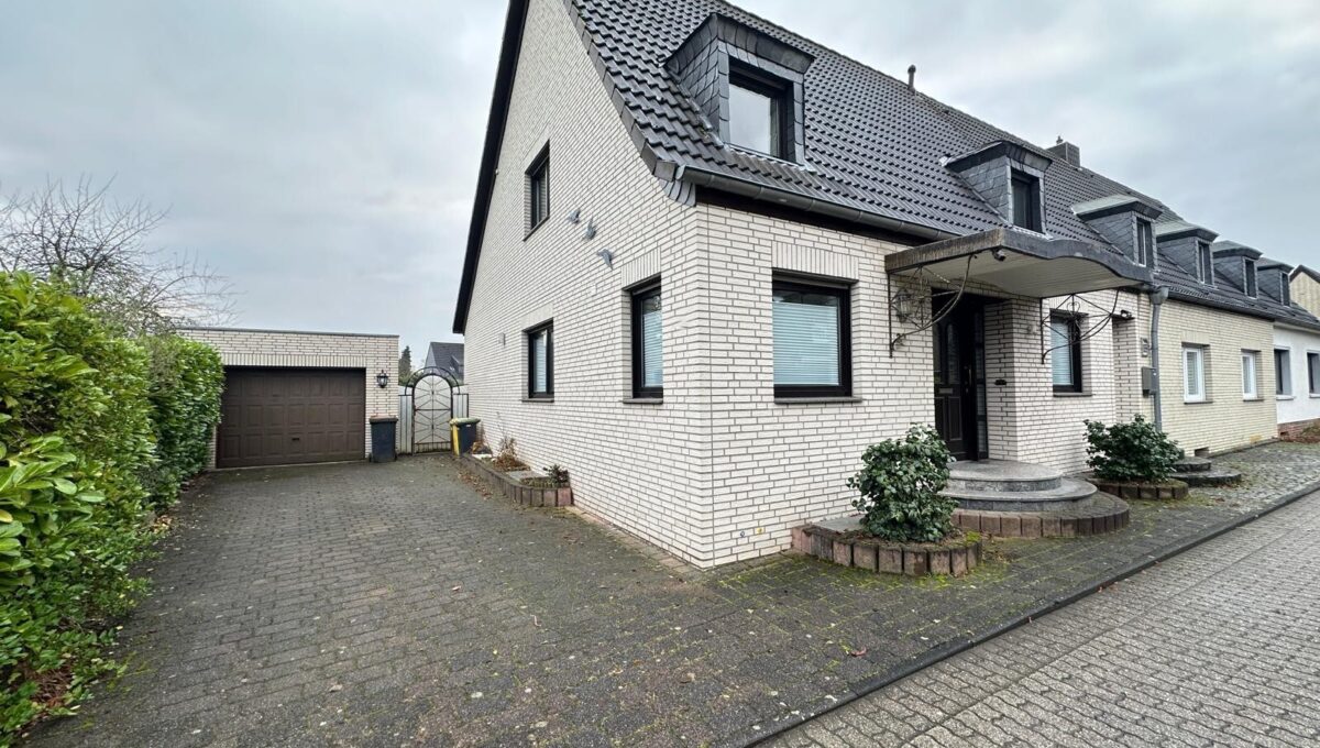 Straßenansicht