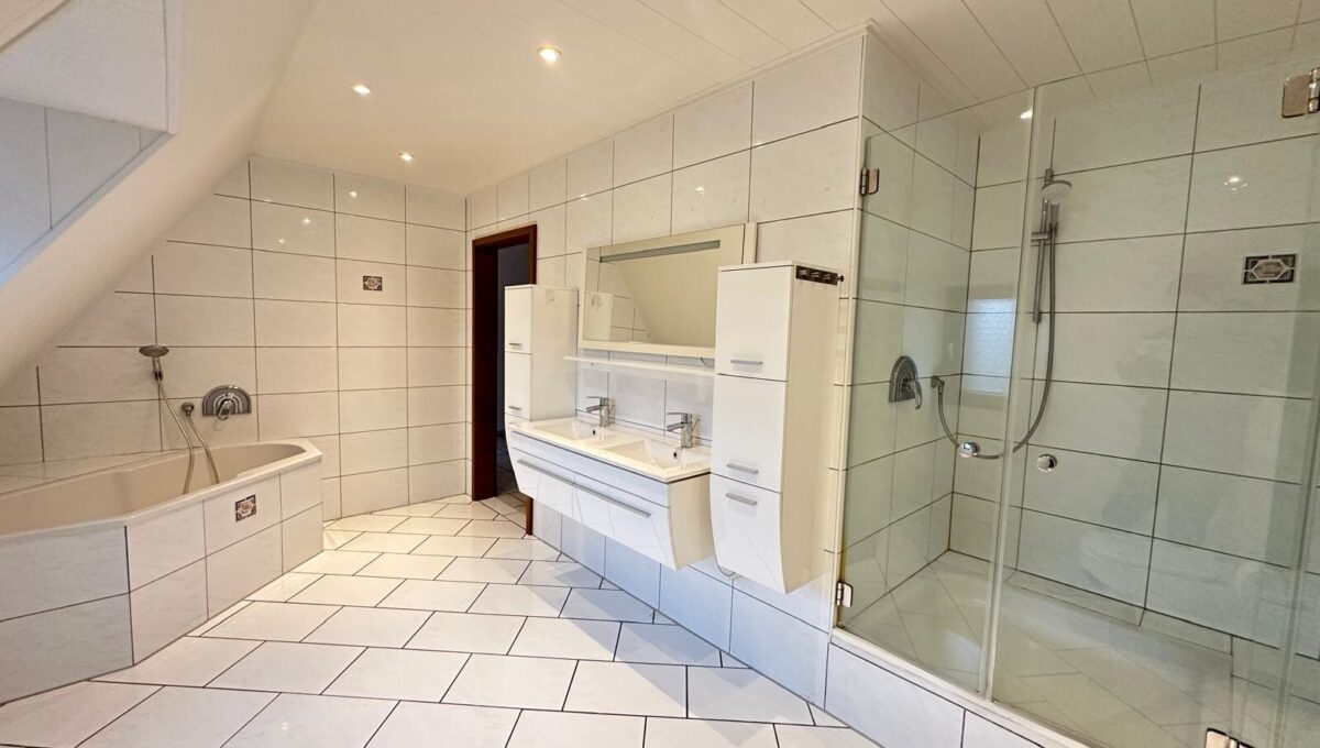 Badezimmer DG