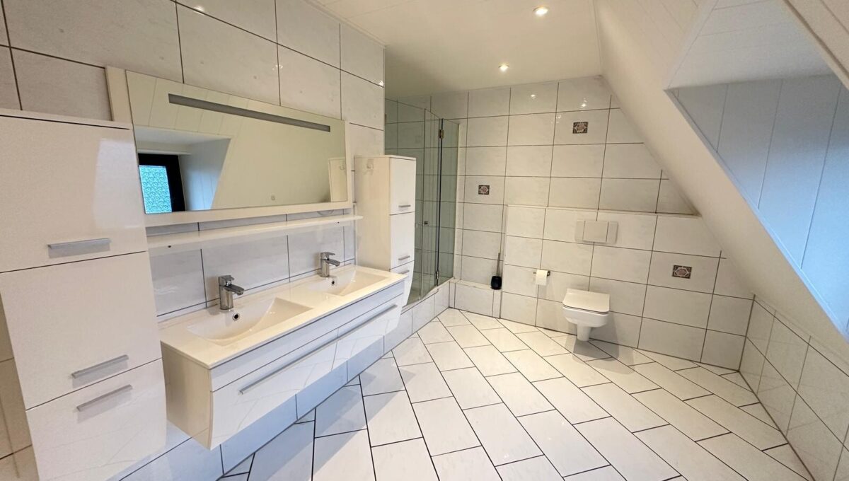 Badezimmer DG