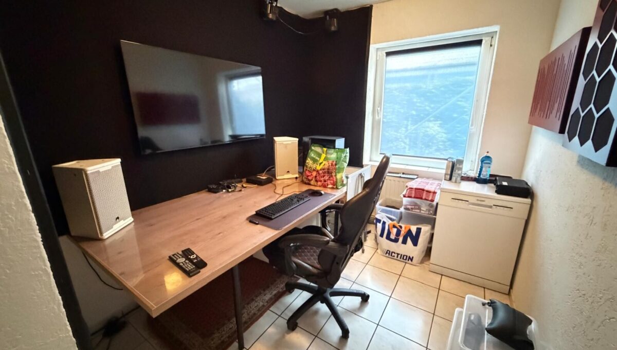 Büroraum mit Anschlüssen