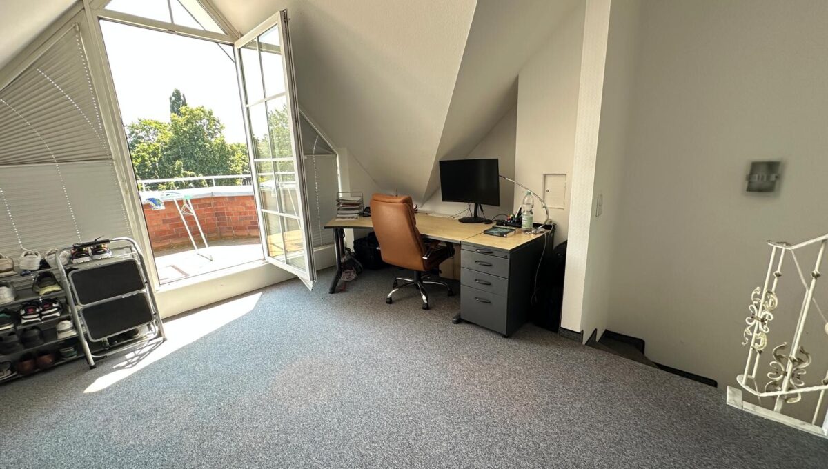 Arbeitszimmer DG