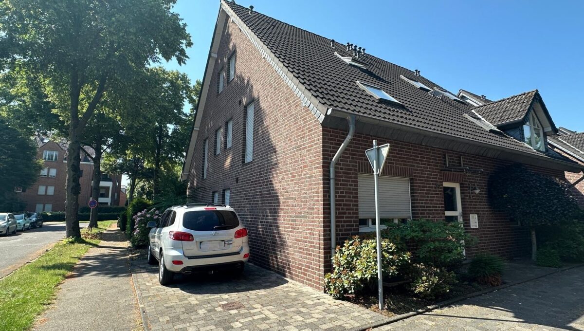 Straßenansicht