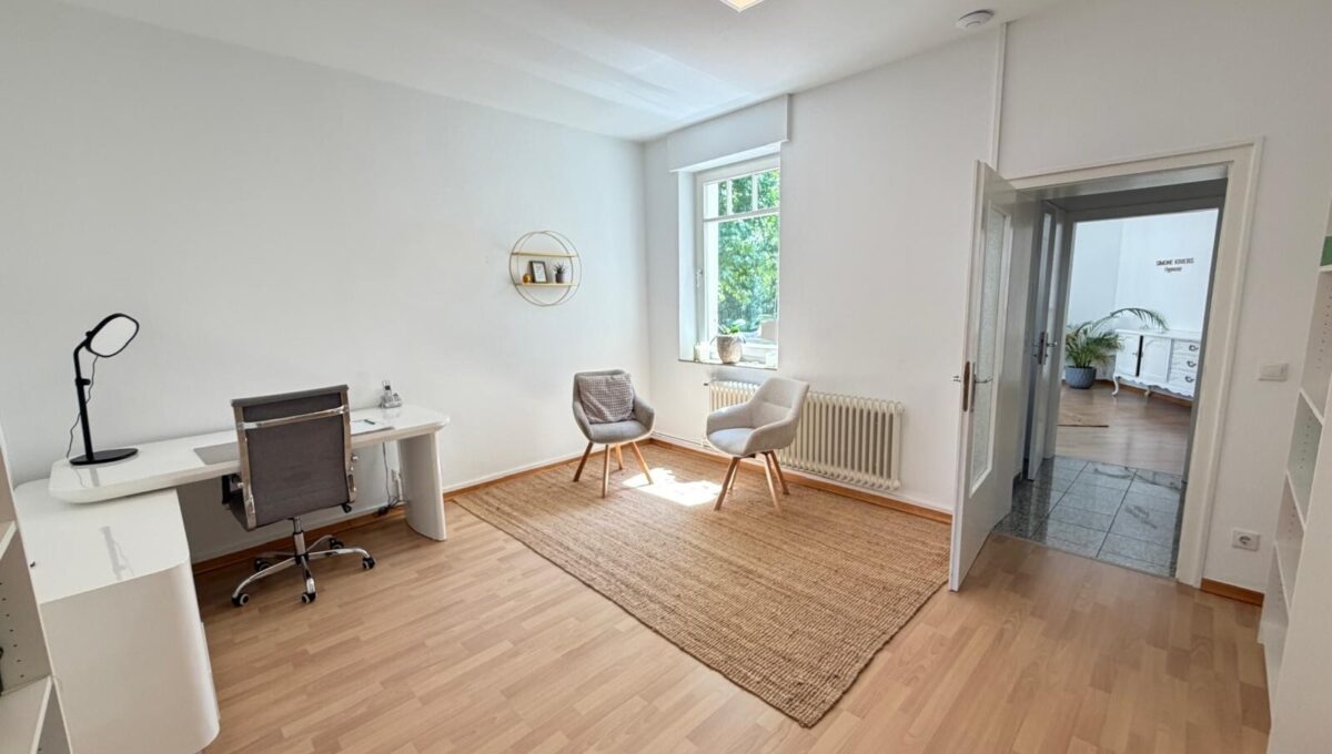 Büro 1