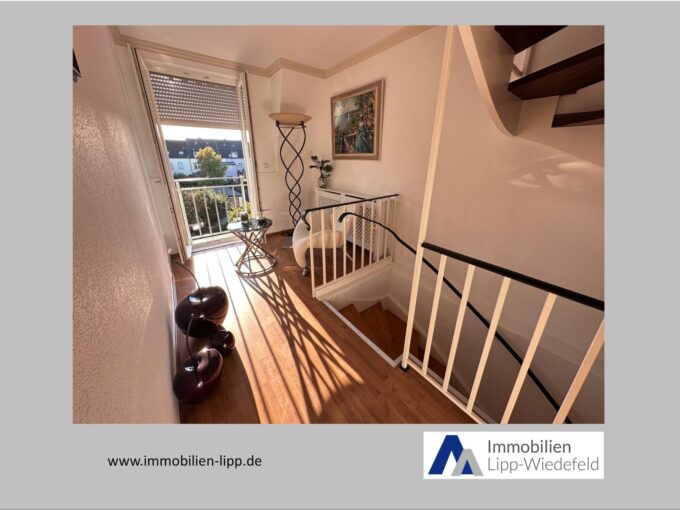 Diele mit franz. Balkon